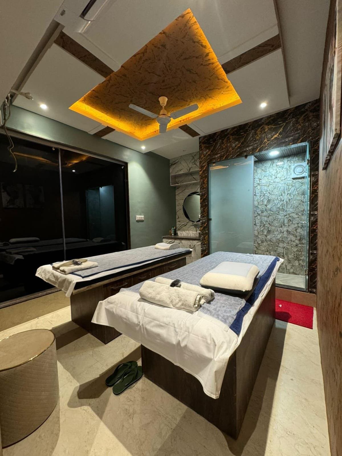 HF Spa and Salon interior photograph 2