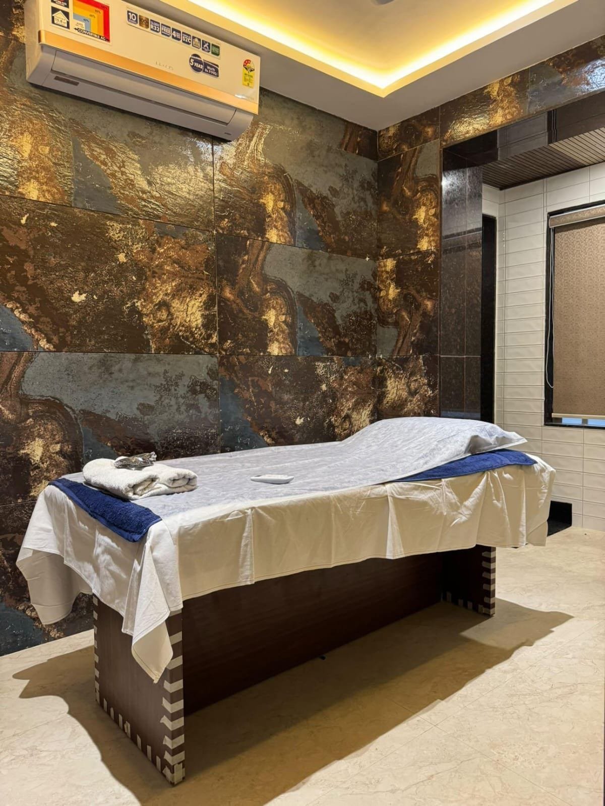 HF Spa and Salon interior photograph 5