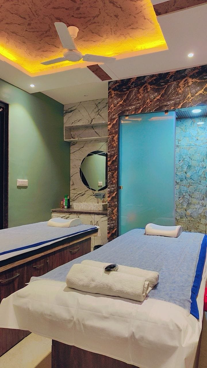 HF Spa and Salon interior photograph 6