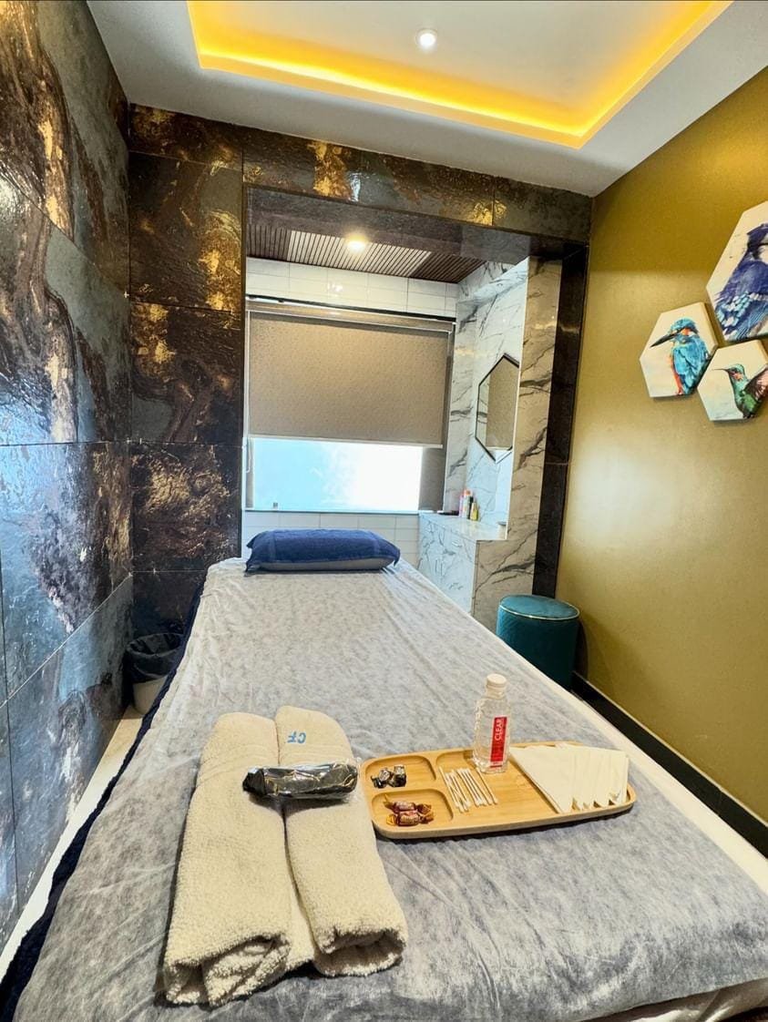 HF Spa and Salon interior photograph 12